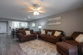 2BR Updated Walk-in - 2 Pools - Near The Strip - FREE TICKETS INCLUDED - FHC13 - Branson - 8