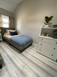 Fully Refurbished 3 Bed House - Dartford - Dartford - 6