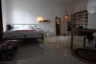 Mirri House Atas Kiri - 1