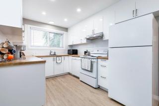 Three bedroom apartment Free parking EV charger - 2