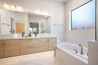 The Prickly Pear Desert Retreat Hot Tub, Sauna, Game Room, Casita - 4