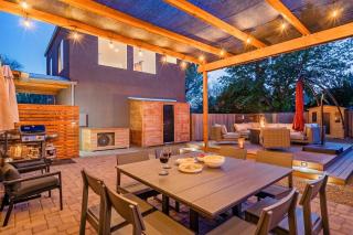 The Prickly Pear Desert Retreat Hot Tub, Sauna, Game Room, Casita - 3