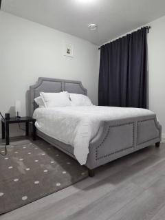 Elegant & Cozy 2 Bdrm Basement suite near WEM - Edmonton - 2