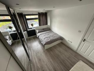 Joan's Getaway House - Wickford - 1
