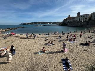 Logement insolite dans le vieil Antibes - Antibes - 4