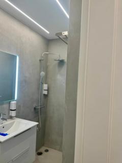 Apollon Suite Kodrigktonos by Zeus Suites - Athens - 8