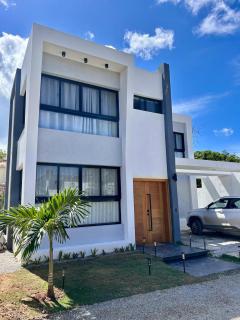 comfortable and quiet villa - 0