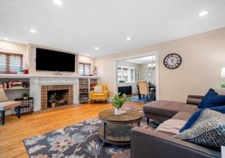 6 Bedroom Entire Duplex for Large Groups - Cleveland - 2