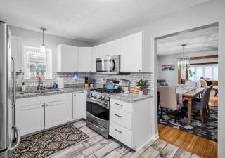 6 Bedroom Entire Duplex for Large Groups - Cleveland - 1