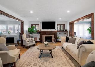 6 Bedroom Entire Duplex for Large Groups - Cleveland - 4