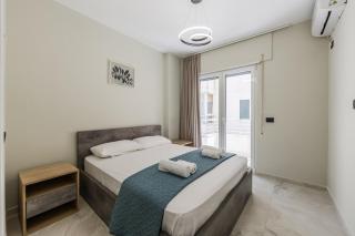 Relax Seafront Apartment by PS - Golem - 8