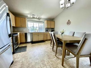 Fresh West Omaha Home For Your Entire Group - Omaha - 8