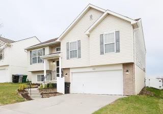 Centrally Located Family Retreat in Omaha - Omaha - 0