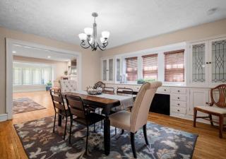 Cleveland 3 Bedroom, 10 Mins to Downtown - 6