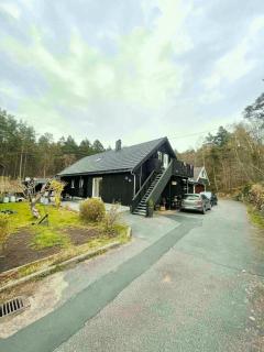 Newly renovated Villa by the beach, beatiful garden and free parking - 0