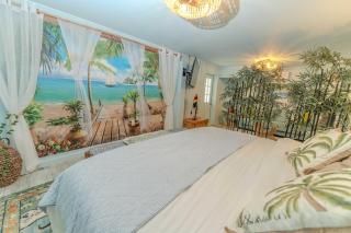 BRAND NEW Tropical Studio Villa with Resort Amenities Boaters Gulf access Outdoor Kitchen Lagoon Lazy River Pool - Fort Myers - 8