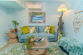 BRAND NEW Tropical Studio Villa with Resort Amenities Boaters Gulf access Outdoor Kitchen Lagoon Lazy River Pool - Fort Myers - 7