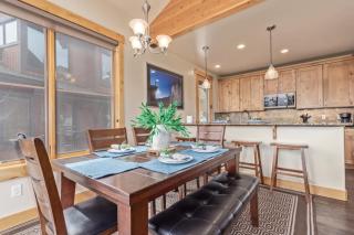 Incredible 3BR Tranquil Setting & Space to Spare - 5