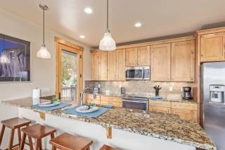 Incredible 3BR Tranquil Setting & Space to Spare - 4