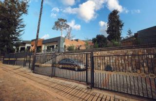 Cozy 2BR Retreat Near Kimihurura & Kiyovu with Wi-Fi Suite #2 - Kigali - 8