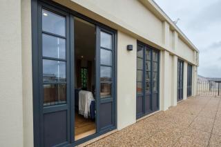 Art Deco 42 Luxury 2BR Apartment Downtown Metro AC - Porto - 6