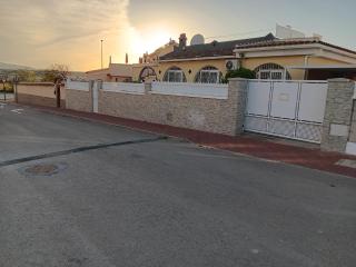 Ideal Location 3 Bed 3 Bath Villa With Pool On Camposol Sect B Close To Amenities - Mazarrón - 9