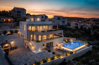 Private seaside Villa Porat in Oštrička Luka, Kanica, Rogoznica with pool - Zaglavice - 0