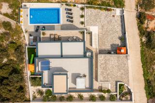 Private seaside Villa Porat in Oštrička Luka, Kanica, Rogoznica with pool - Zaglavice - 3