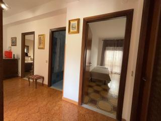 5 Minutes' Walk from the Beach, with Two Bedrooms - 2