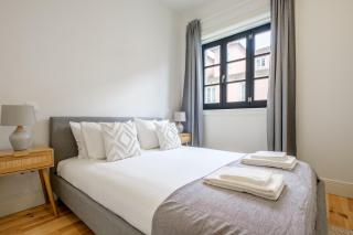 Art Deco 12 Luxury 2BR Apartment Downtown Metro AC - Oporto - 8