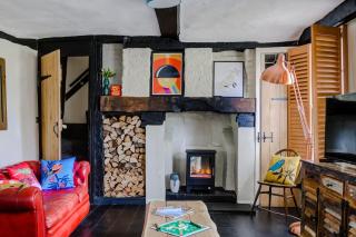 16th century cottage on historical church grounds - 9