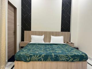 Hotel Grand Oak - Jāmb - 8