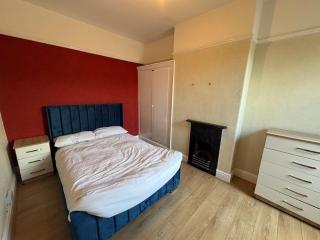 Extra Large home fits FIVE guests - 7