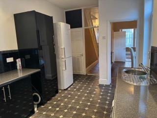 Extra Large home fits FIVE guests - 3