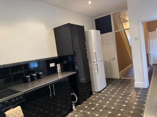 Extra Large home fits FIVE guests - 2