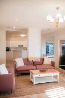 Spacious Lake Front Home- Private Beach - 8