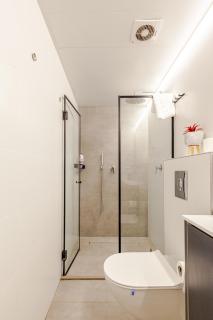 BreezHouse Jonah Beach Shelter 10 BR Apartment - Tel Aviv - 4