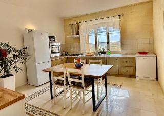 Lonza Gharb Farmhouse - 2