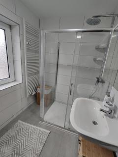 Henno's Apartment 105qm 8P, 4 Zimmer, Balkon - Bielefeld - 9