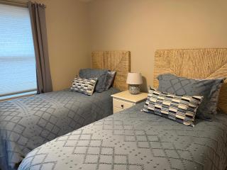 Sand & Snow - Remodeled Great Location! - Frankfort - 7