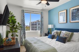 NEW Sleeps 4 King Bed 5min to Shop, Dine, &Golf S331 - Scottsdale - 2