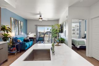 NEW Sleeps 4 King Bed 5min to Shop, Dine, &Golf S331 - Scottsdale - 1