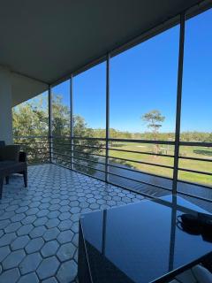 Prime Location, Spacious Condo, 2 Ensuite Bathrooms - 5