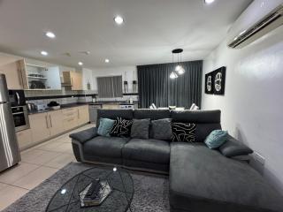 Amazing Polo view apartment Airport - Accra - 2