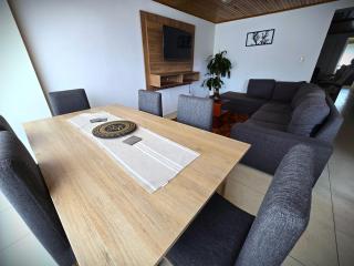 Spacious, Elegant, and Minimalist Apt for up to 5 people - Bogotá - 3