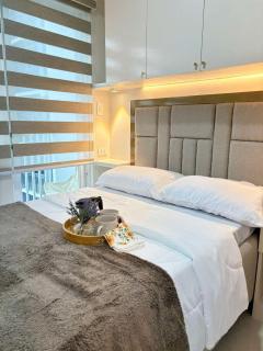 RJ Elite Escape 2BR Condo w balcony near SM Iloilo - Città di Iloilo - 3
