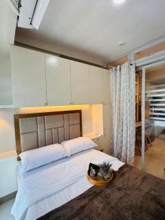 RJ Elite Escape 2BR Condo w balcony near SM Iloilo - Città di Iloilo - 2