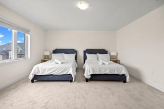 Elegant 4-Bedroom Family Home near Wasaga Beach - Wasaga Beach - 3