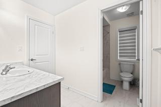Elegant 4-Bedroom Family Home near Wasaga Beach - Wasaga Beach - 1