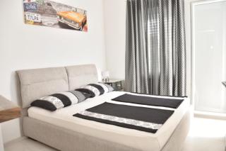 Apartments with parking spaces Tribunj, Vodice - 24222 - Tribunj - 4